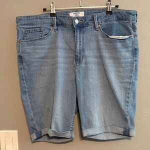 Denizen from Levi's Light Blue Rolled-Hem Women's Denim Bermudas